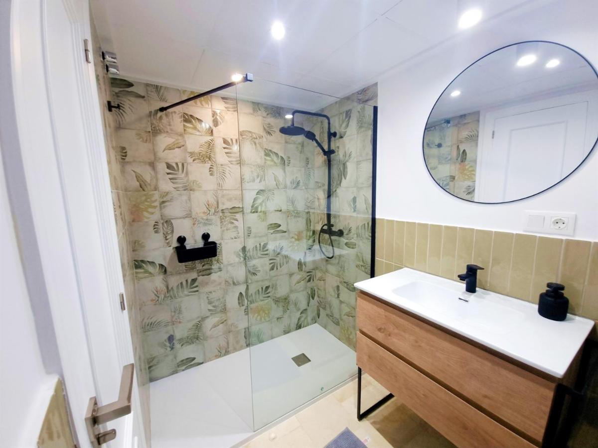Charlot Center Apartment I Аликанте Екстериор снимка